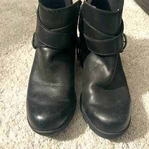 Sorel black leather booties